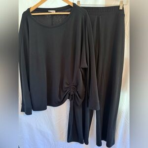 Elegant Black Women's Knotted Top and Pants